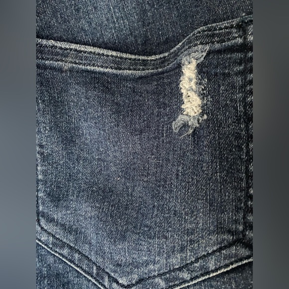 H&M distressed skinny jeans - Picture 3 of 4
